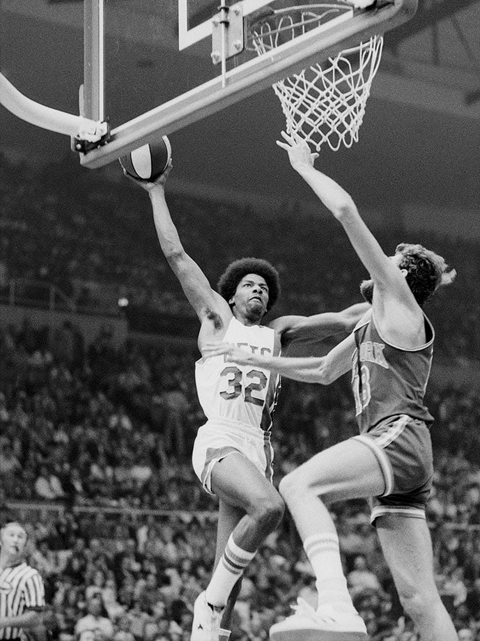 1973-Julius-Erving-001089227.jpg